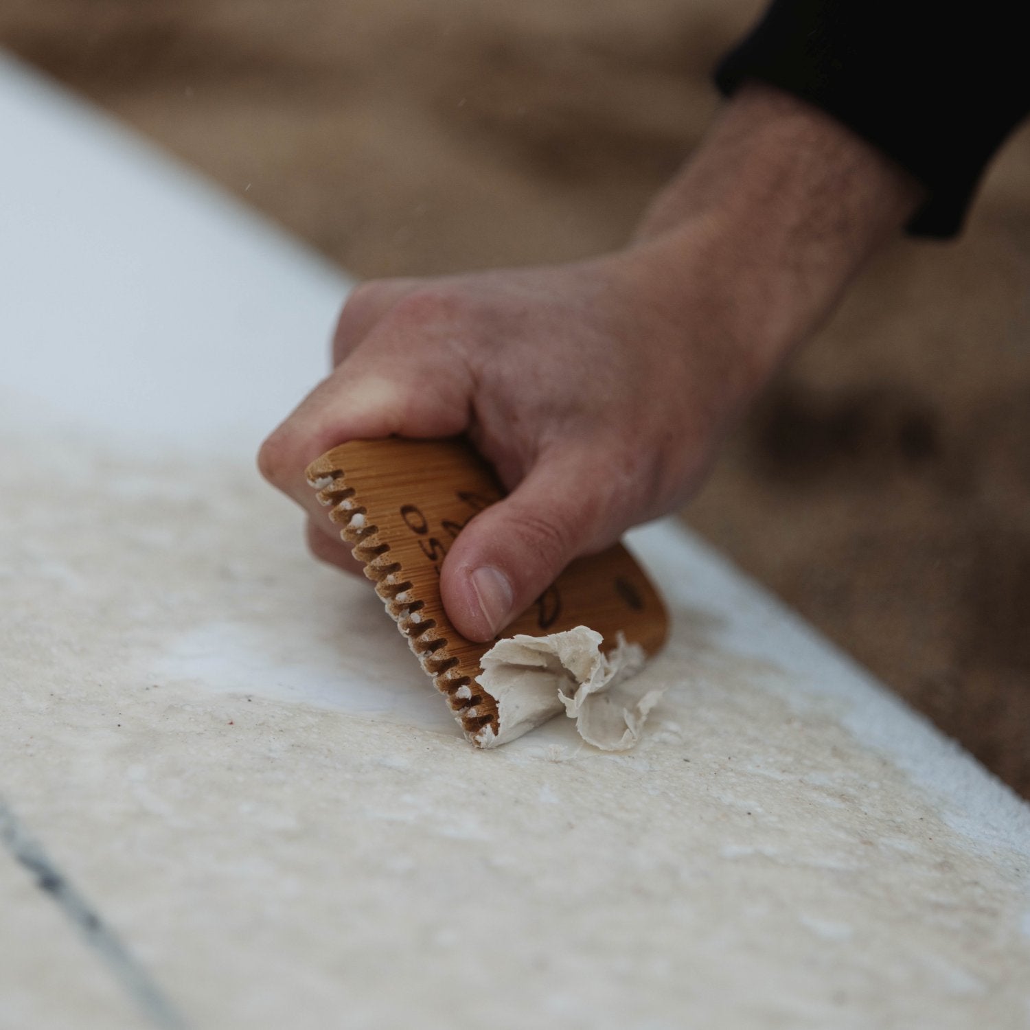 Bevelled Edge Of Surfboard Wax Comb For Wax Removal